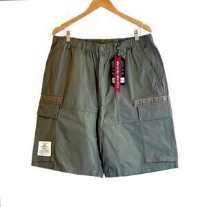 Alpha Industries Men's XL Utility Shorts Army Green Pockets Elastic Waist NWT